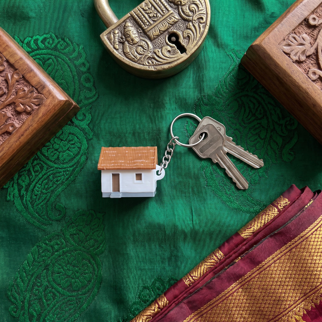 Oodu Veedu Keychain (Traditional Tiled House)