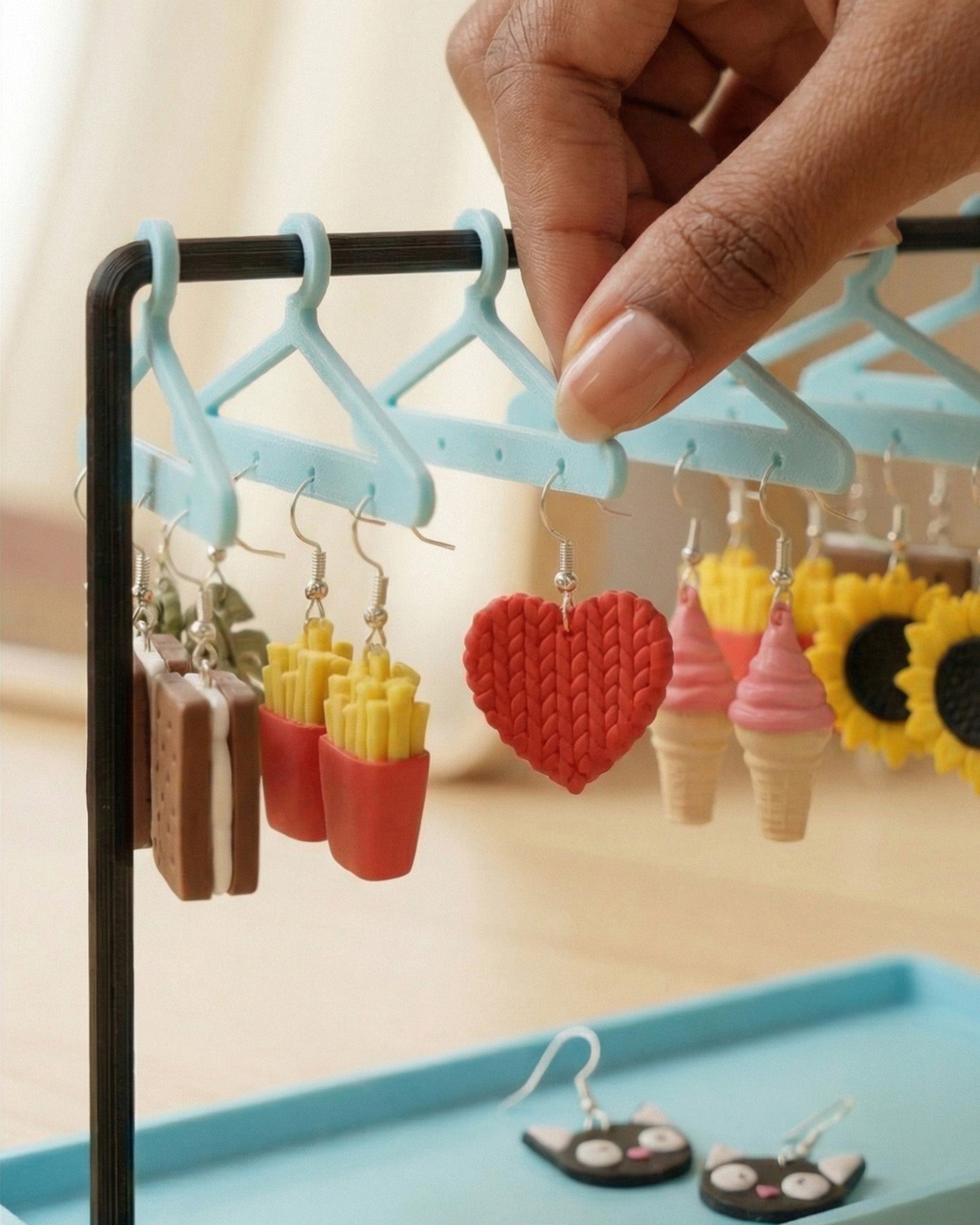 Earring Rail Stand